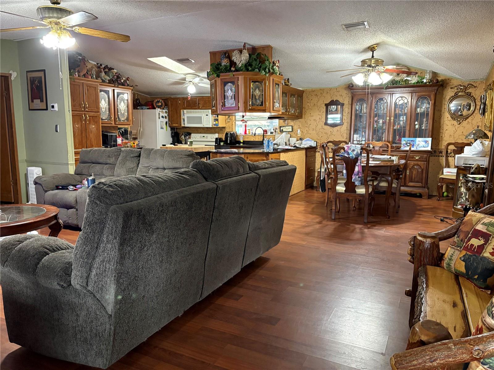 Image 49 of 61 For 11255 Tamiami Trail