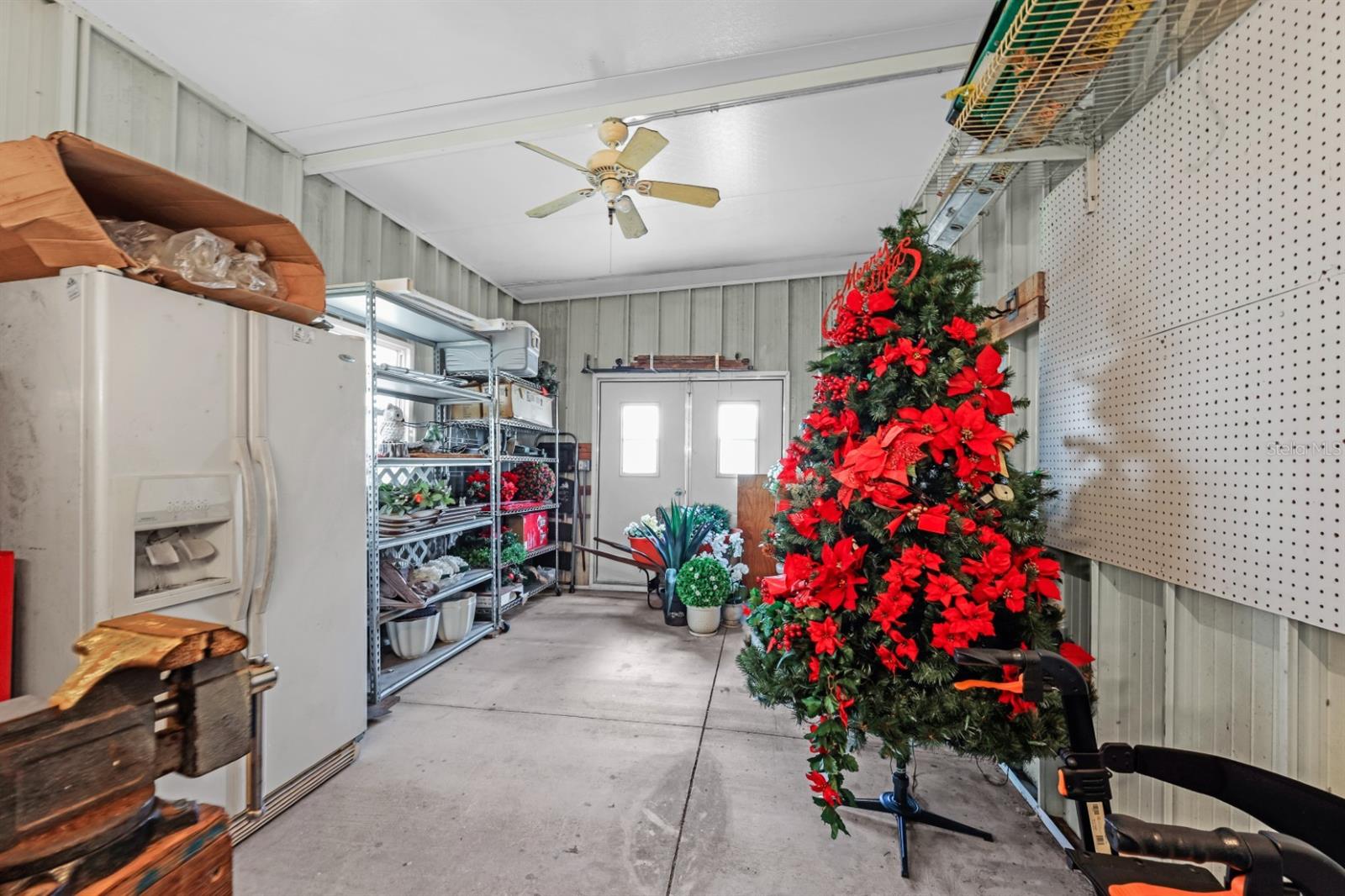 Image 28 of 81 For 2100 King Highway 353