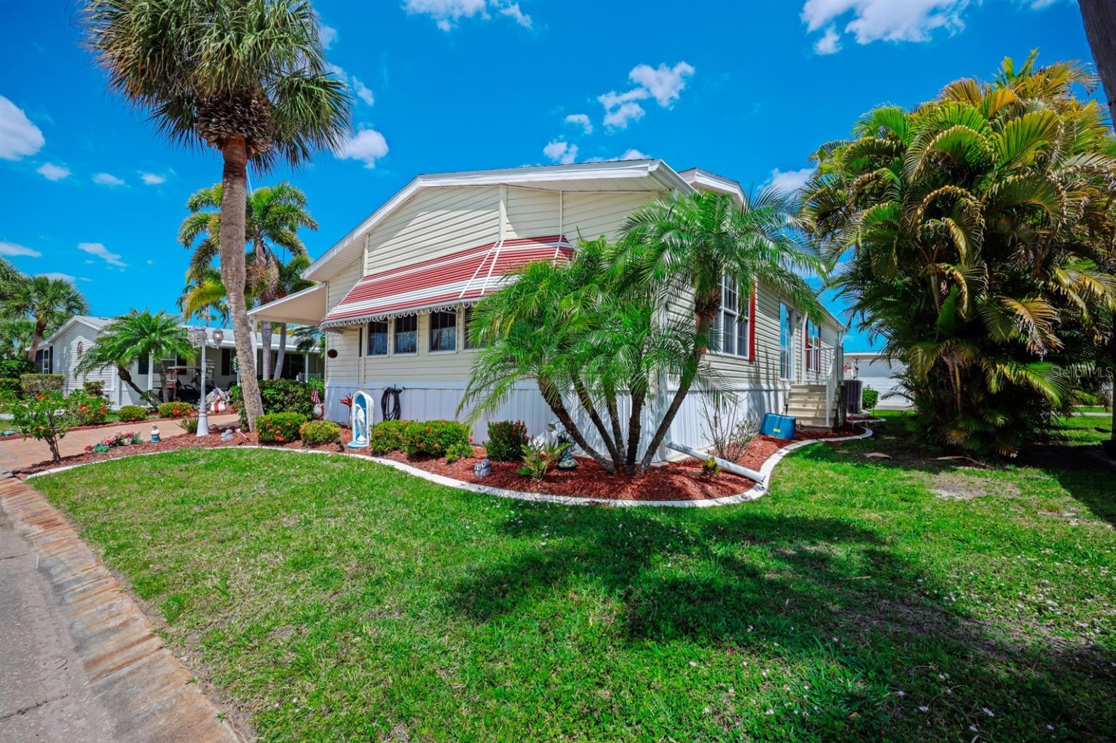 Image 4 of 81 For 2100 King Highway 353