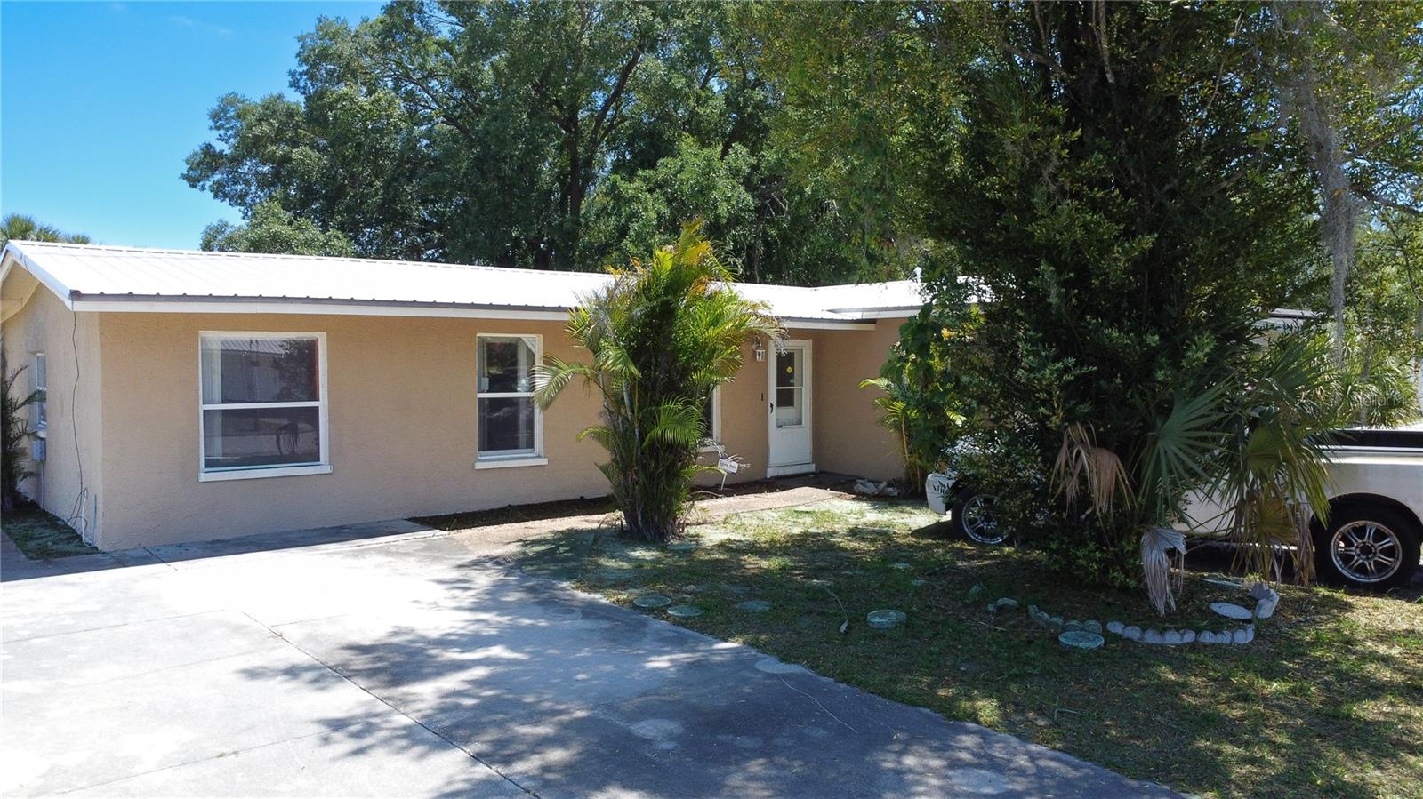 Image 2 of 7 For 308 Mills Avenue