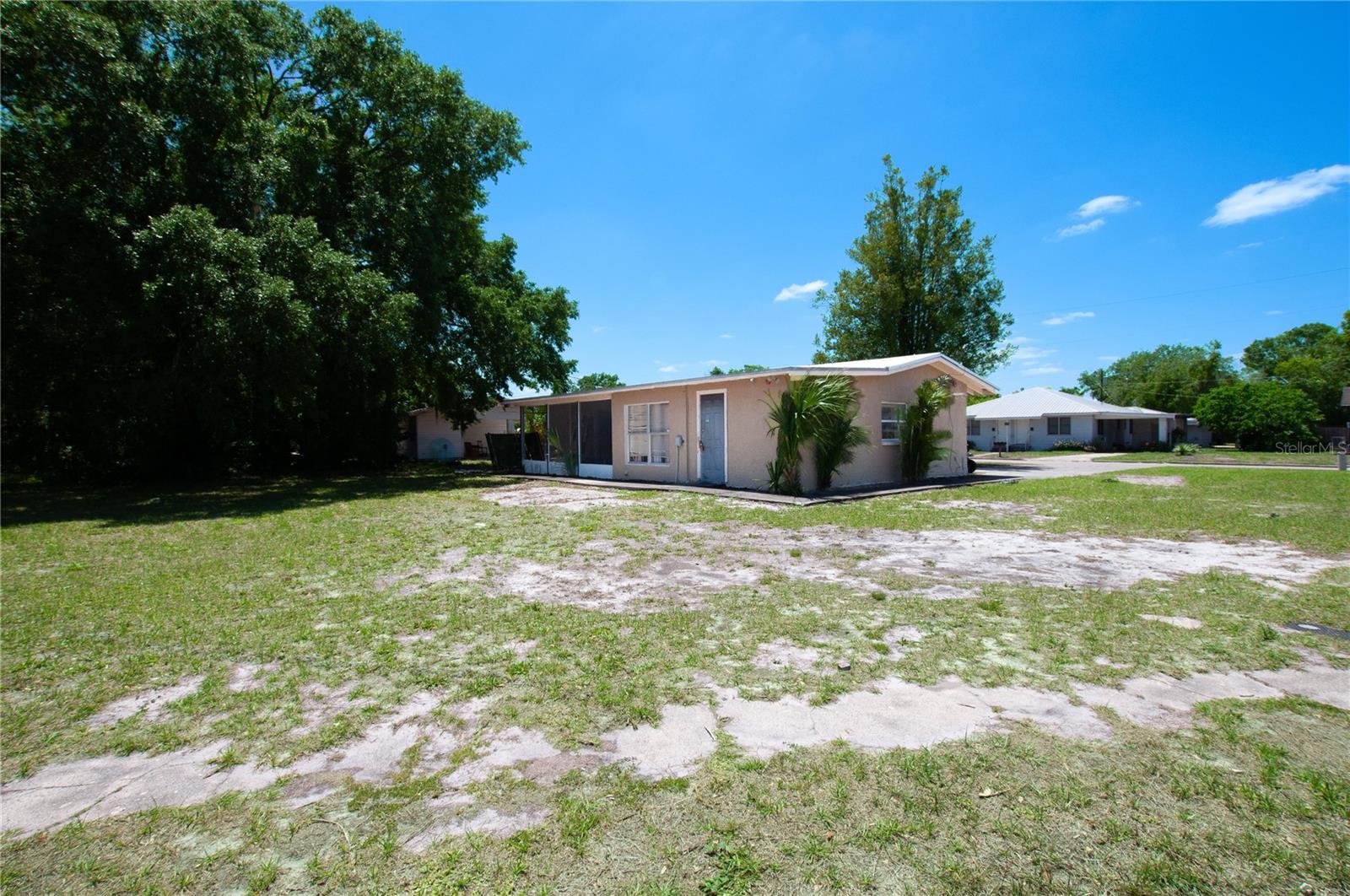 Image 6 of 7 For 308 Mills Avenue