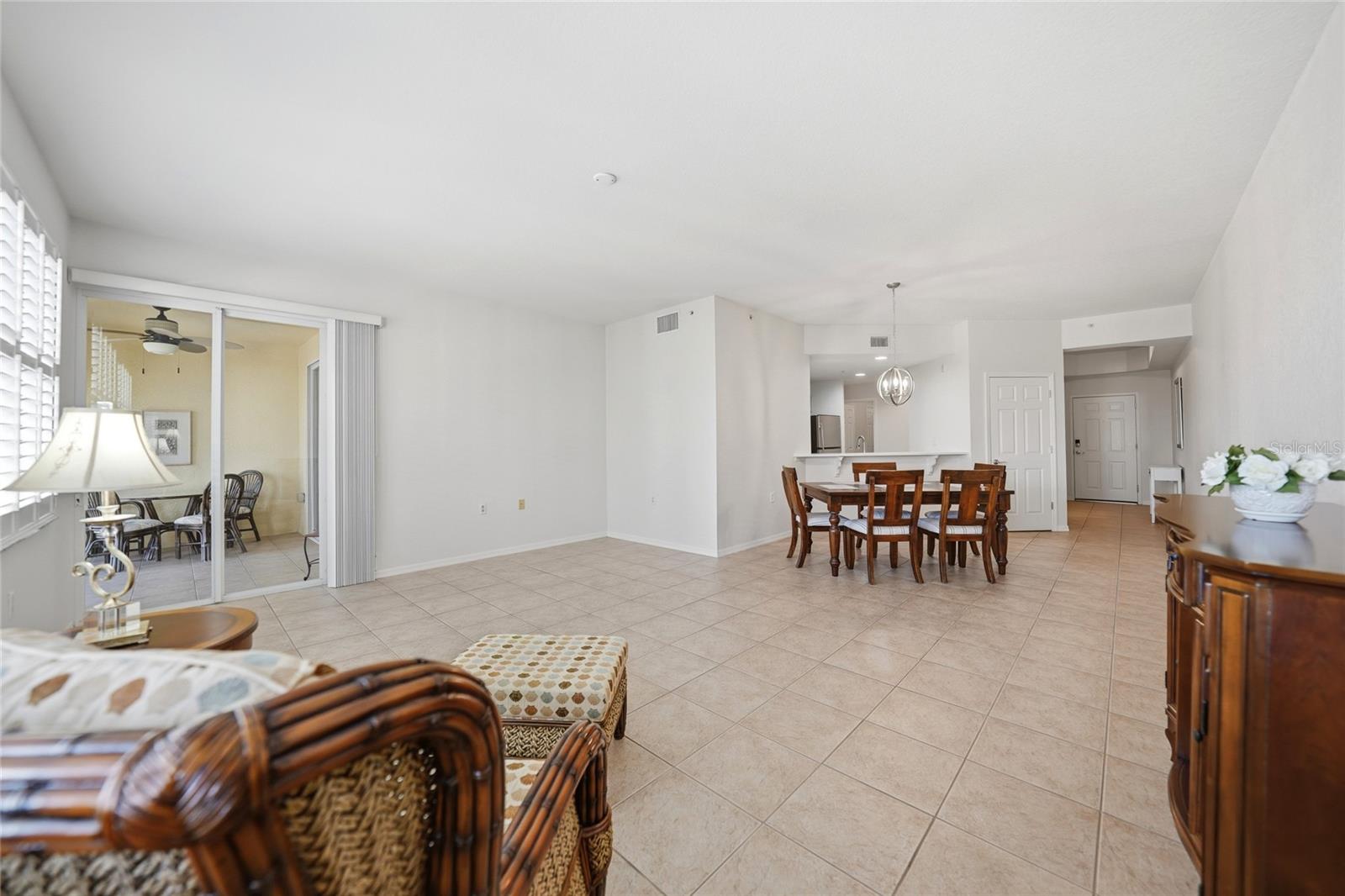 Image 13 of 49 For 255 End Drive 1302