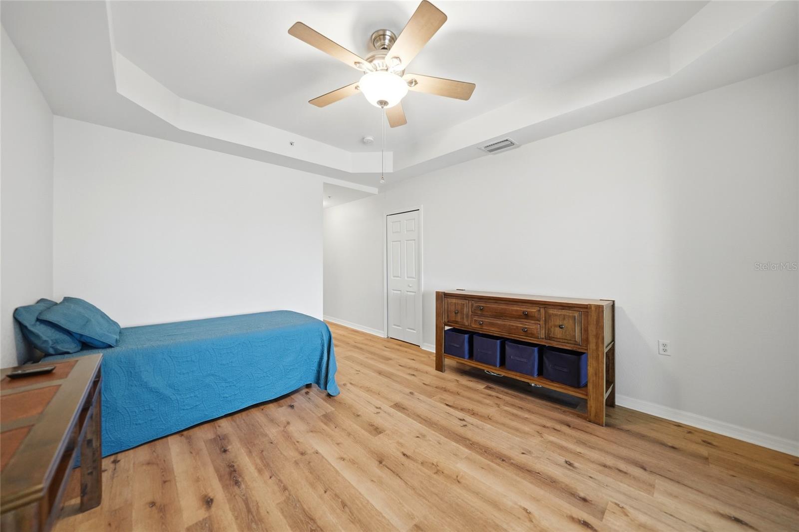 Image 18 of 49 For 255 End Drive 1302