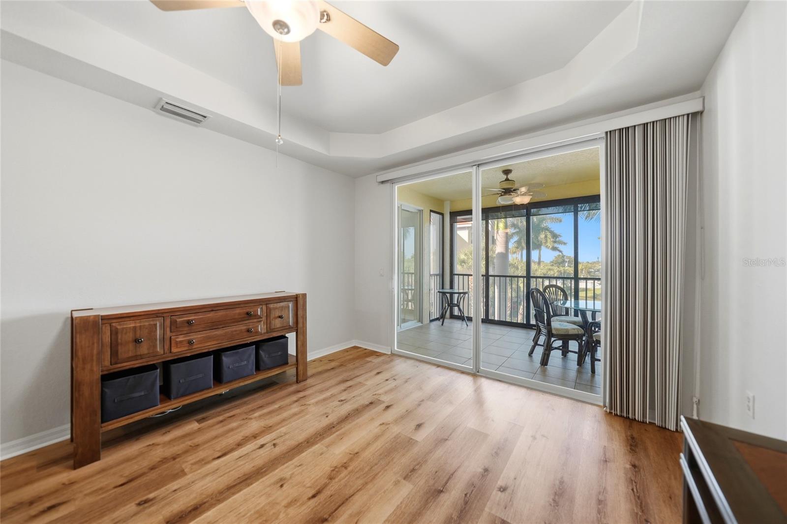 Image 20 of 49 For 255 End Drive 1302