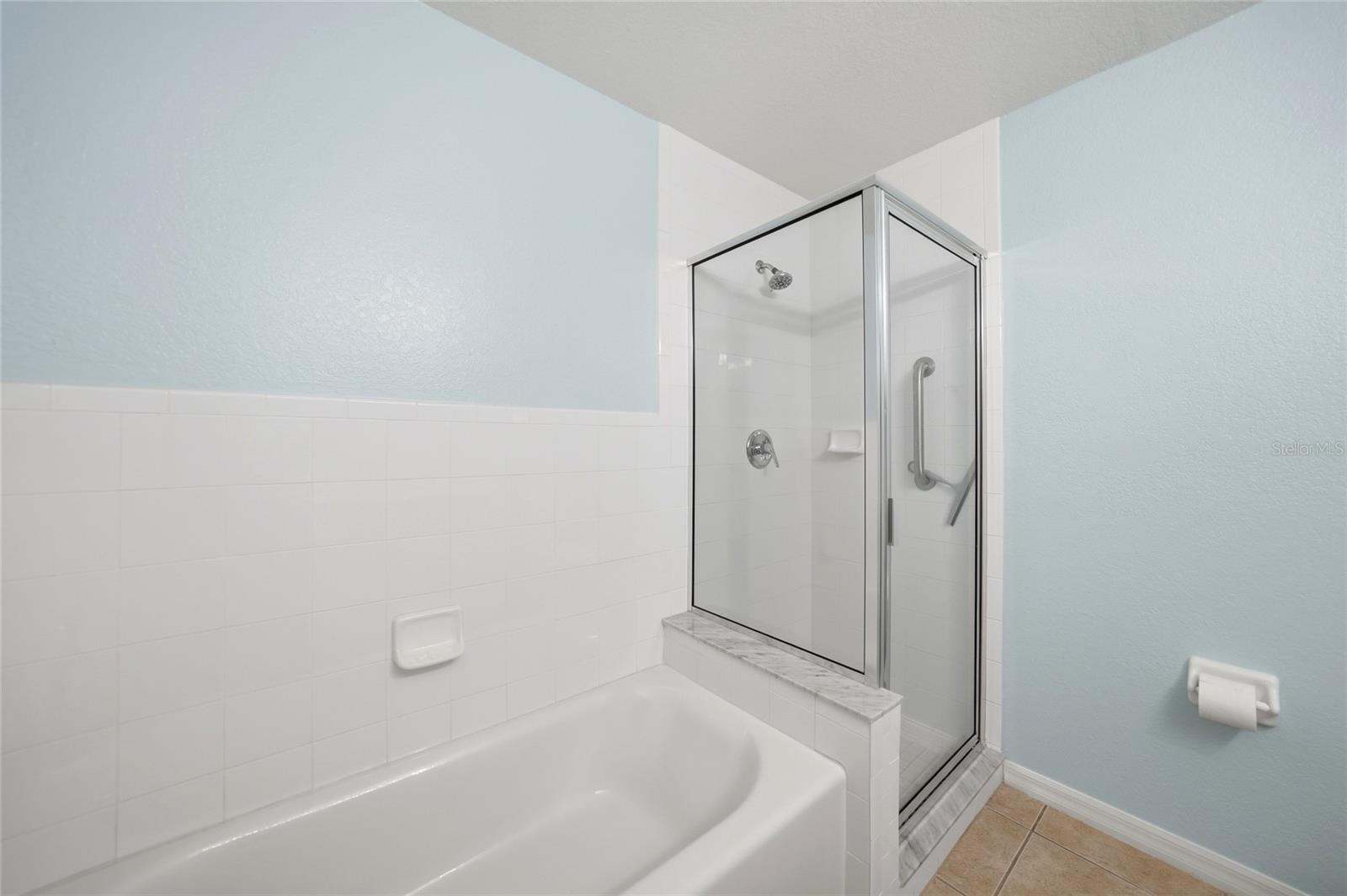 Image 23 of 49 For 255 End Drive 1302