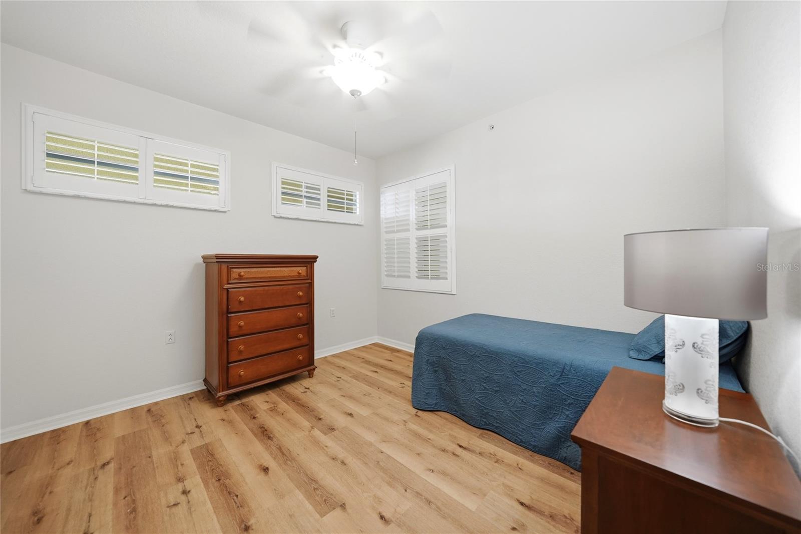 Image 24 of 49 For 255 End Drive 1302