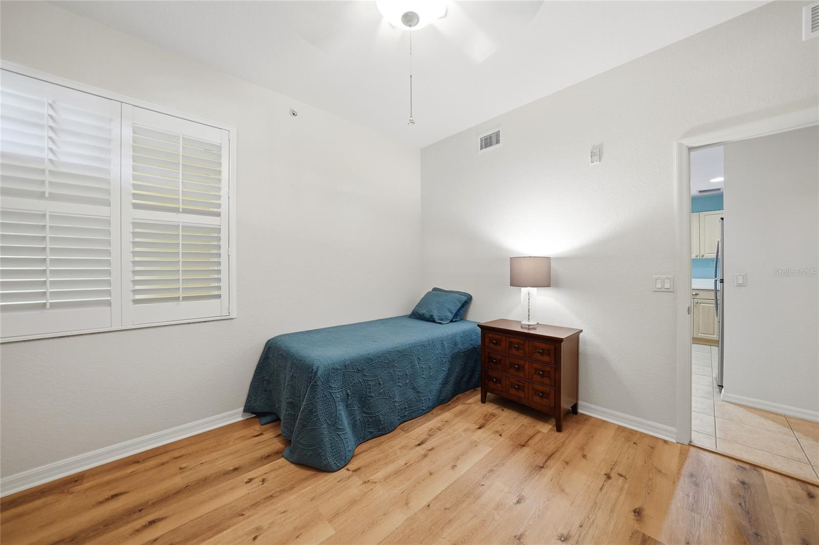 Image 25 of 49 For 255 End Drive 1302