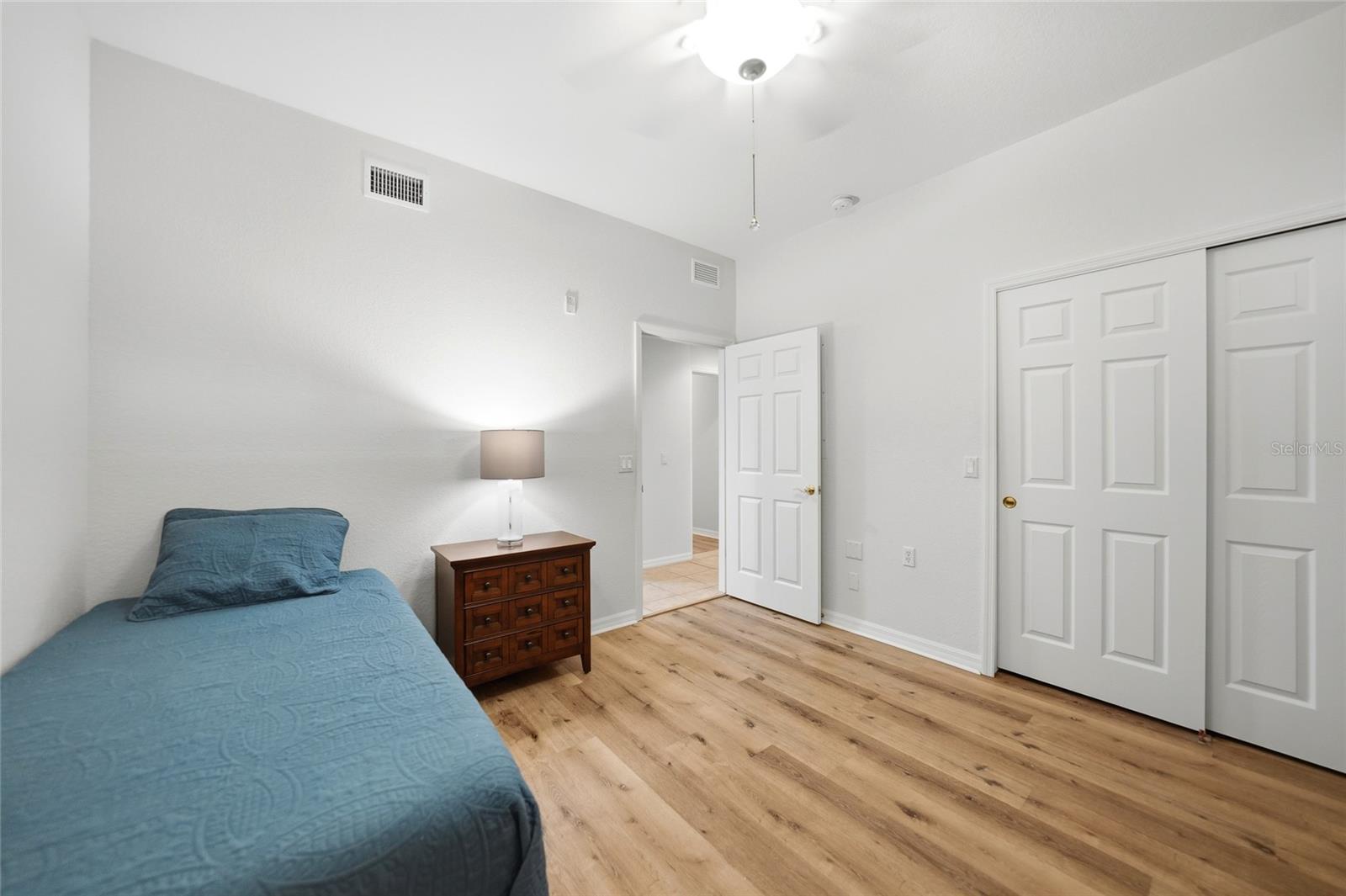 Image 26 of 49 For 255 End Drive 1302