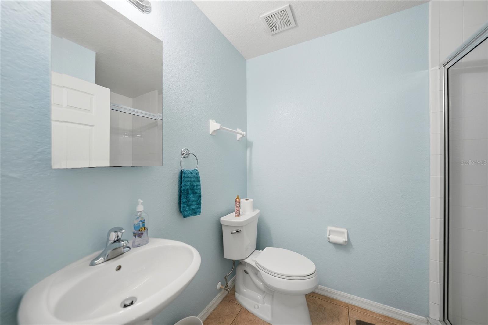 Image 27 of 49 For 255 End Drive 1302