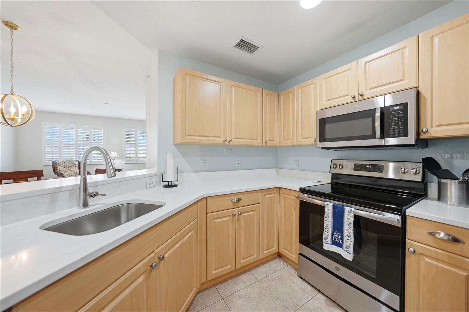 Image 8 of 49 For 255 End Drive 1302