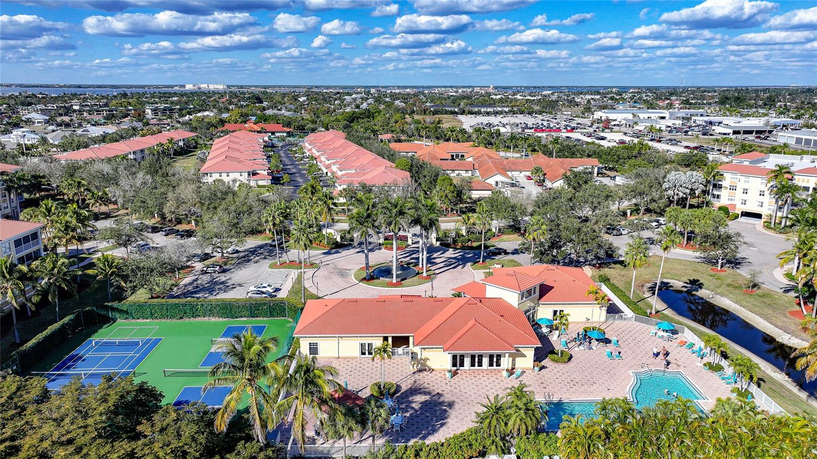 Image 51 of 53 For 255 End Drive 3306