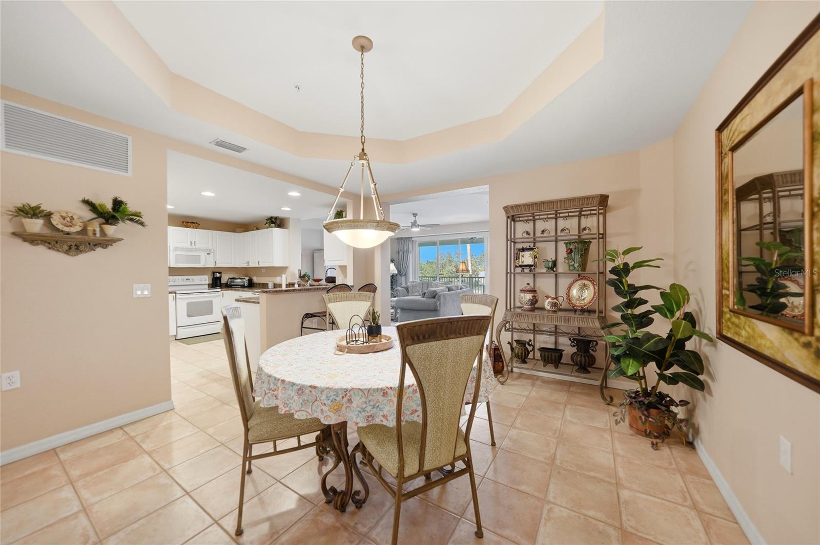 Image 8 of 53 For 255 End Drive 3306