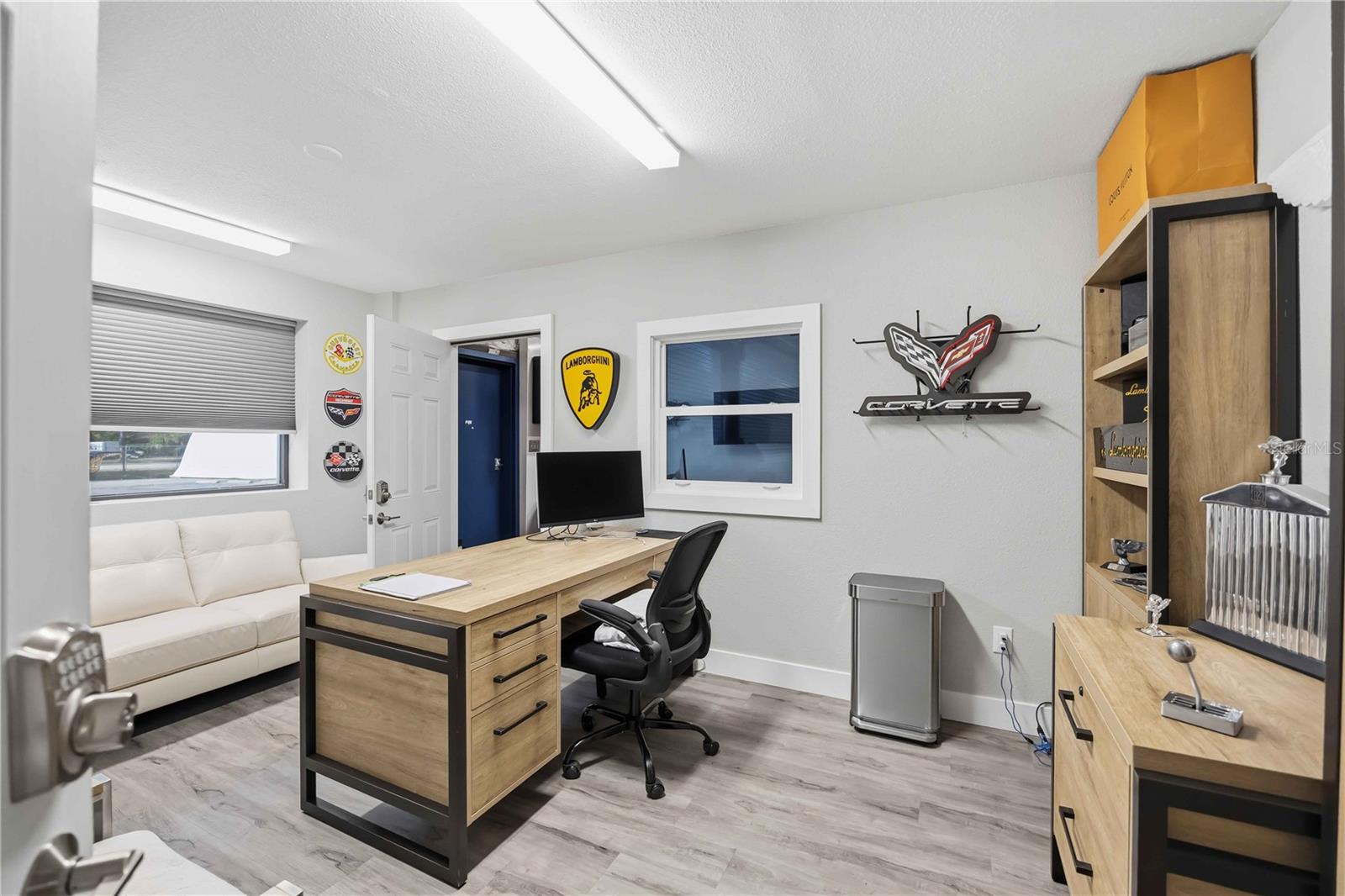 Image 13 of 35 For 180 Artists Avenue