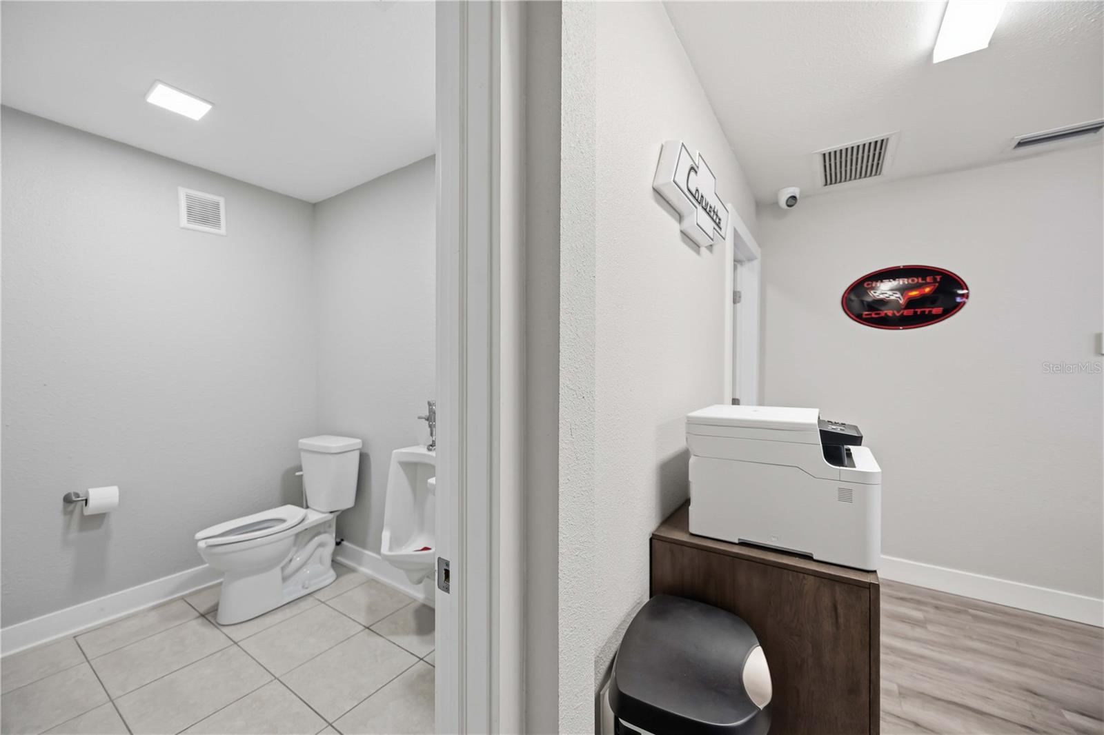 Image 16 of 35 For 180 Artists Avenue