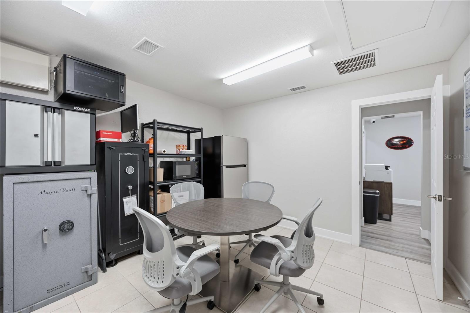 Image 18 of 35 For 180 Artists Avenue