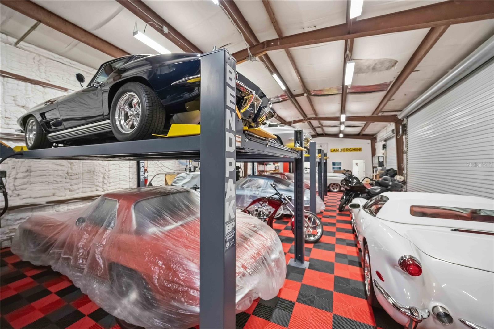 Image 20 of 35 For 180 Artists Avenue