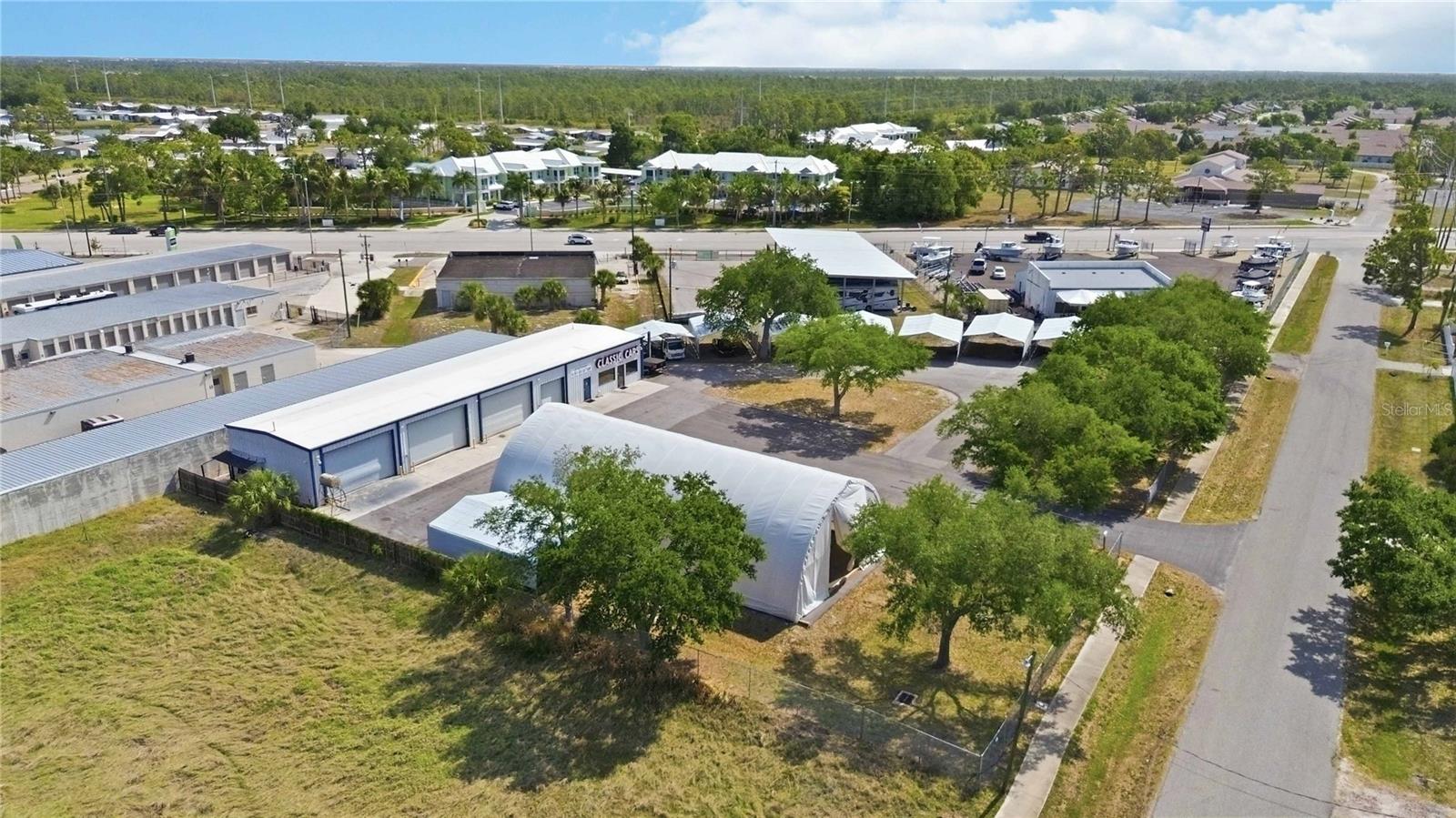 Image 29 of 35 For 180 Artists Avenue