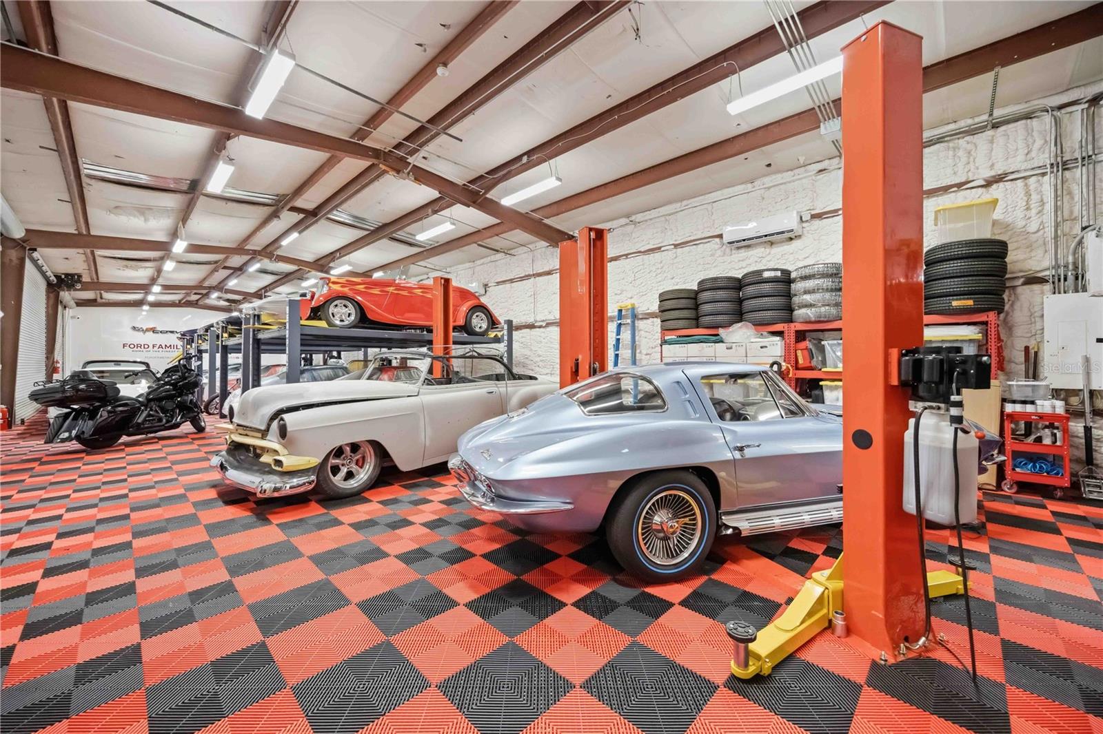 Image 4 of 35 For 180 Artists Avenue