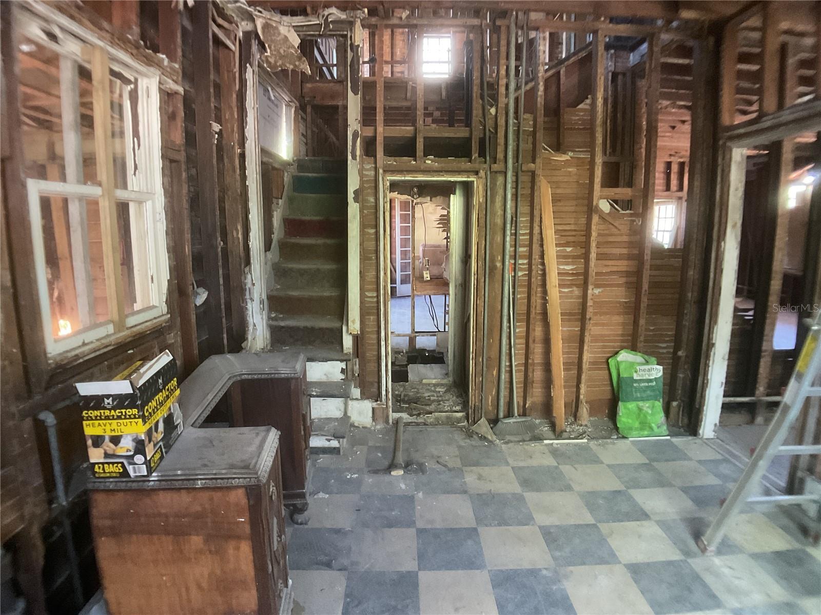 Image 13 of 47 For 505 Oak Street