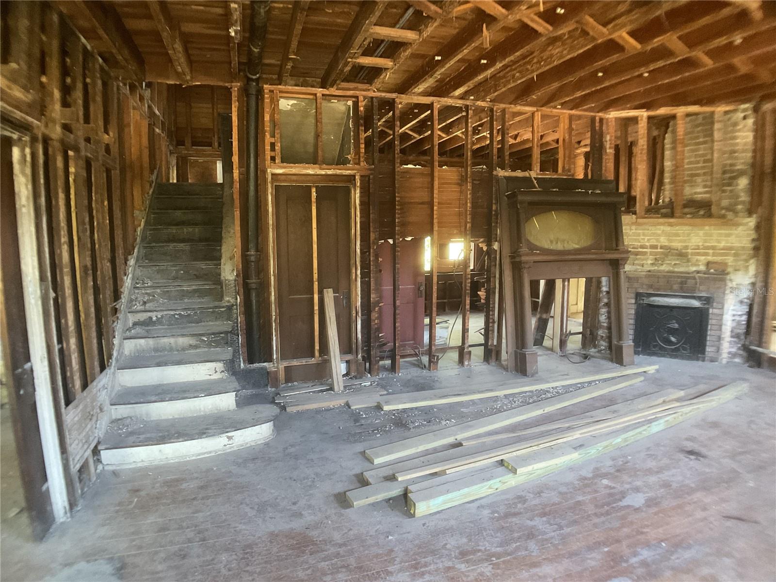 Image 4 of 47 For 505 Oak Street