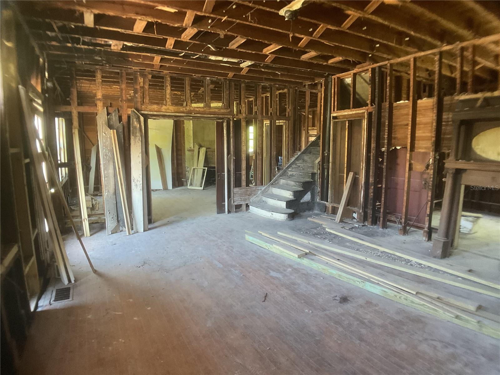 Image 6 of 47 For 505 Oak Street