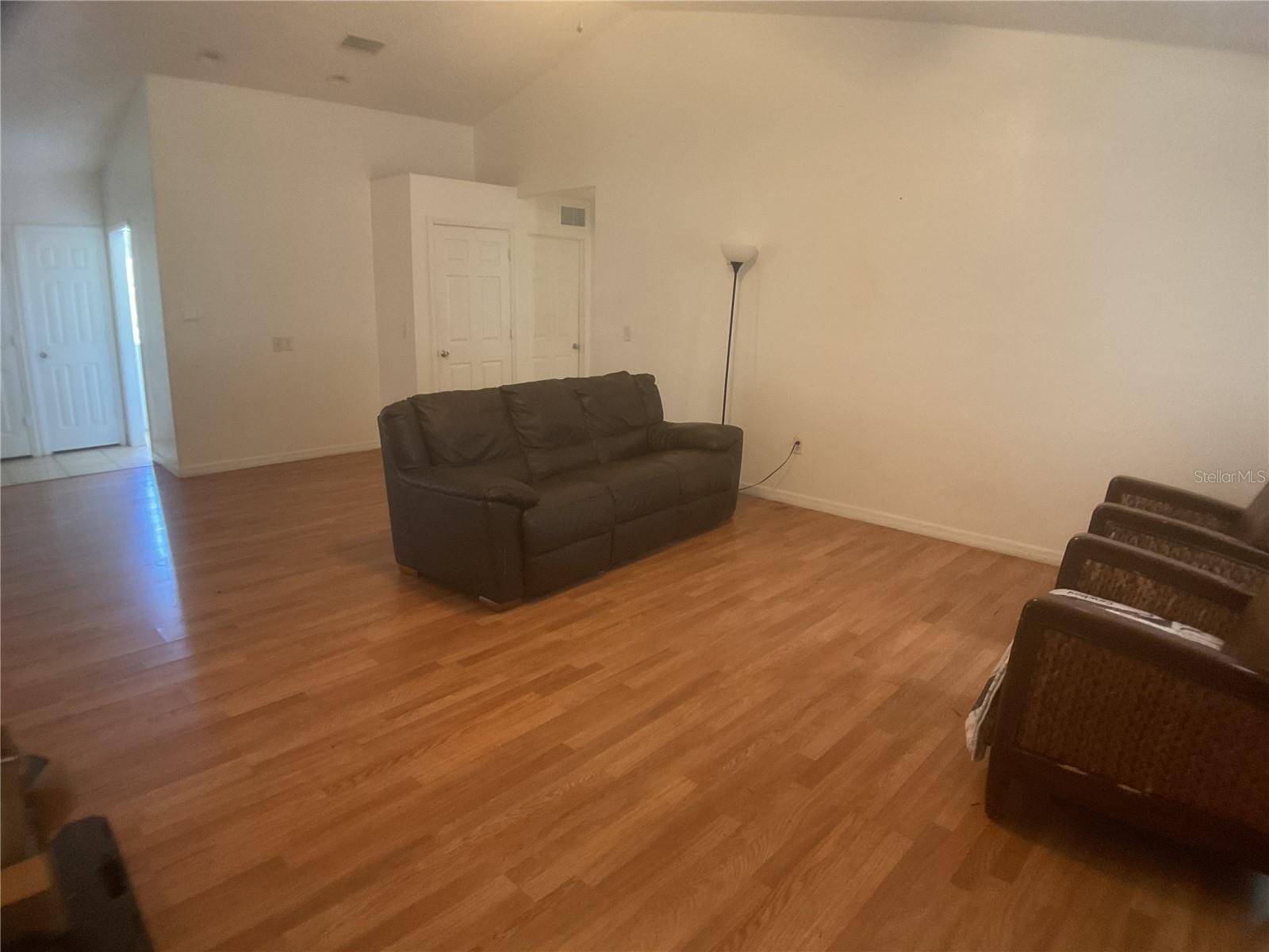 Image 3 of 18 For 1446 Magnolia Terrace