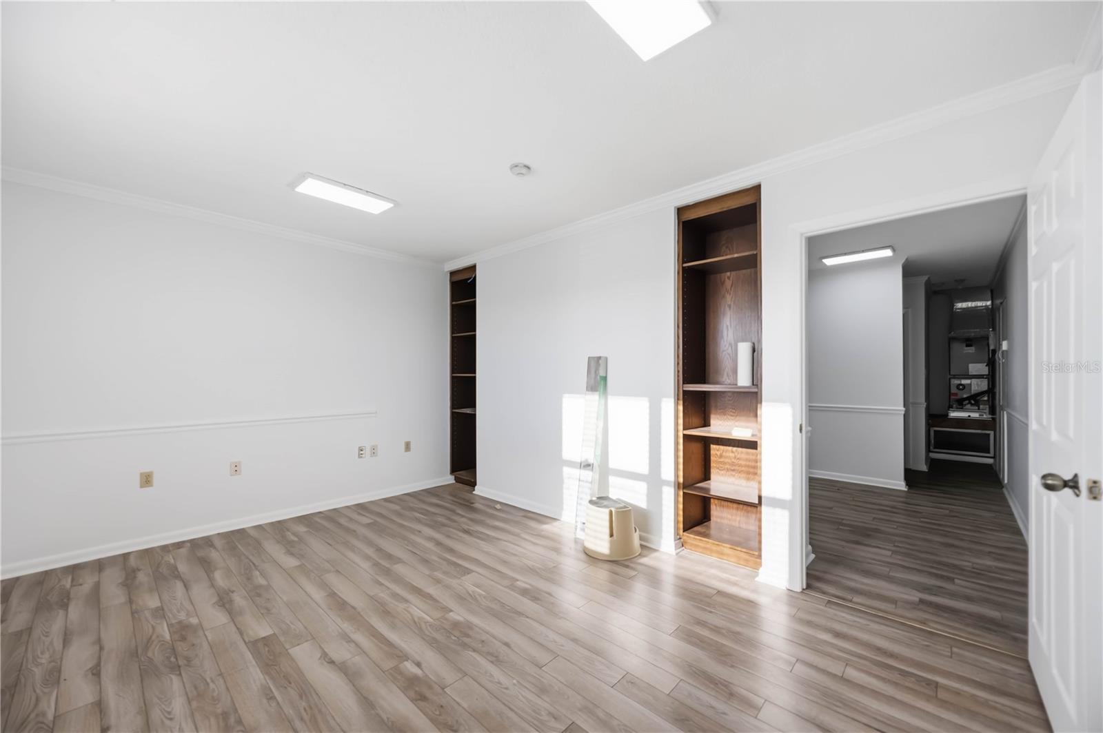 Image 10 of 52 For 2061 Englewood Road # 1-7