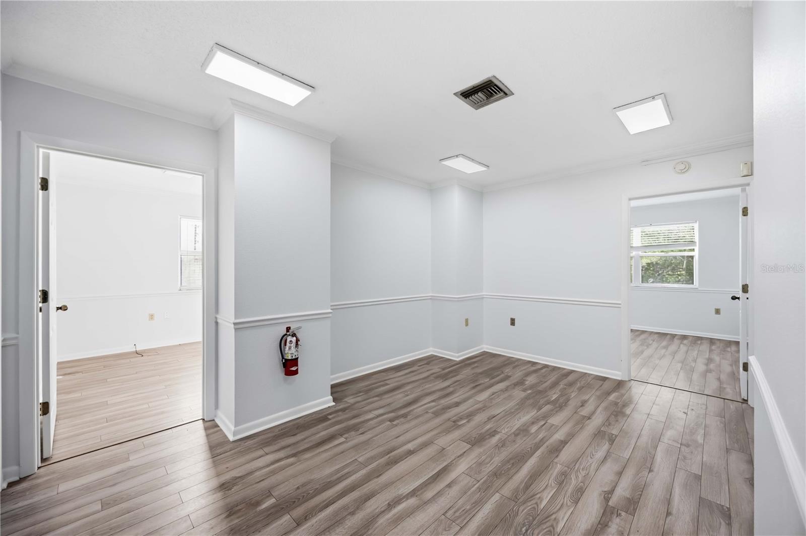 Image 13 of 52 For 2061 Englewood Road # 1-7