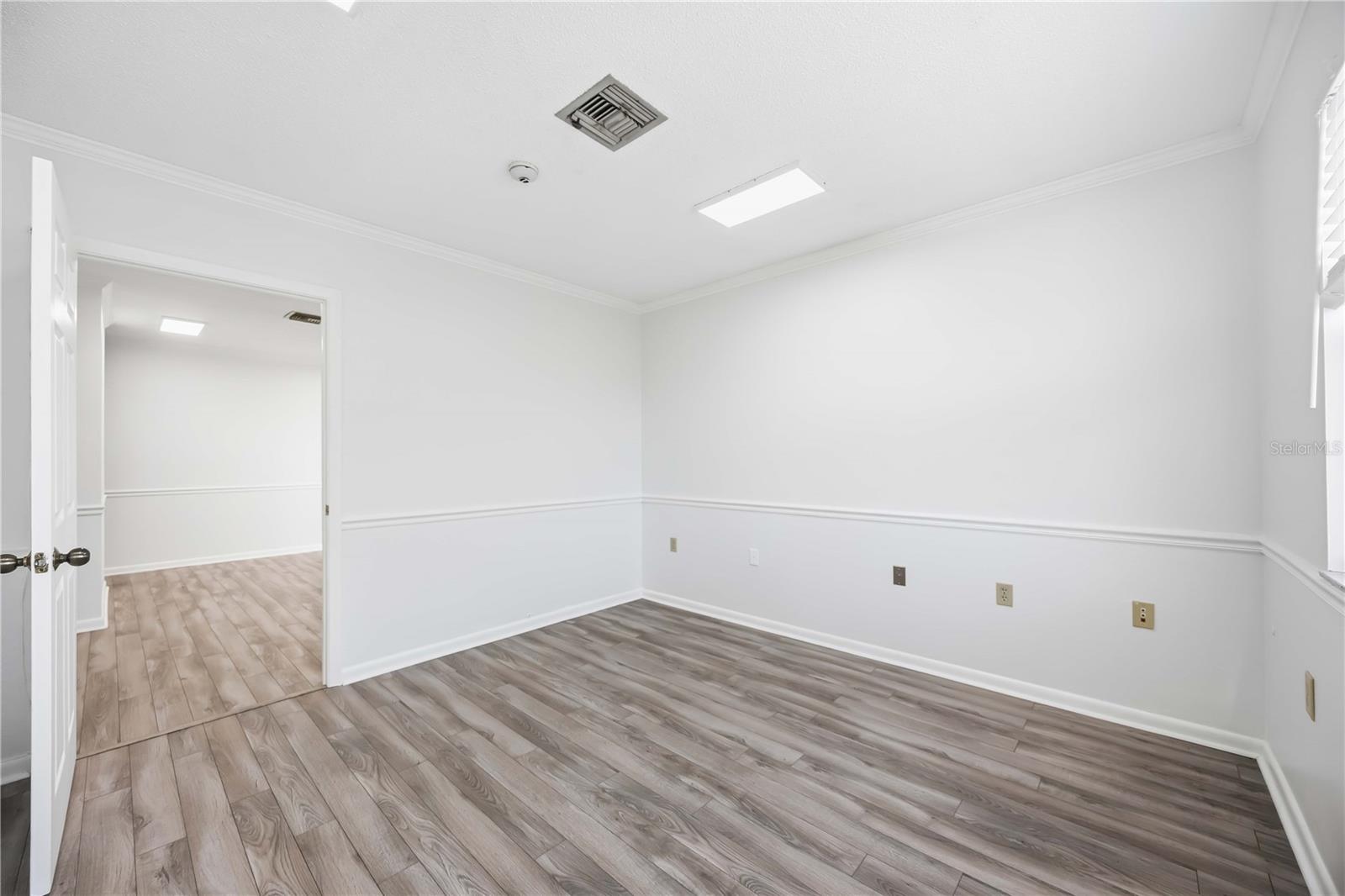 Image 14 of 52 For 2061 Englewood Road # 1-7