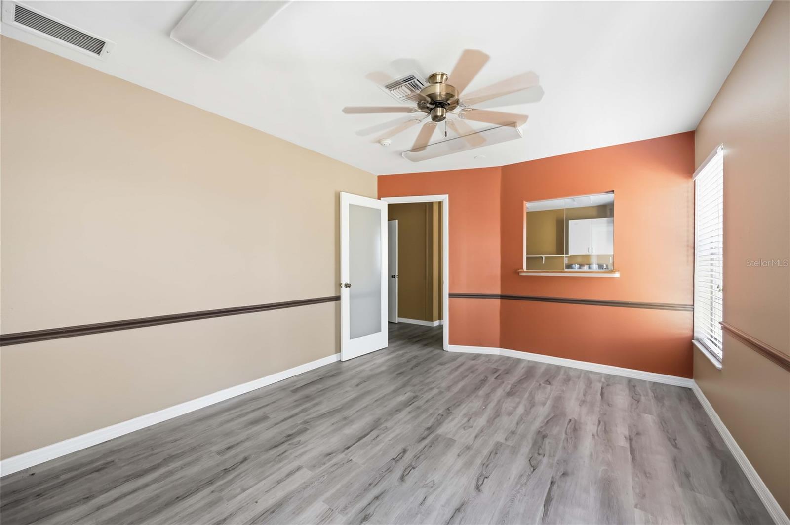 Image 15 of 52 For 2061 Englewood Road # 1-7