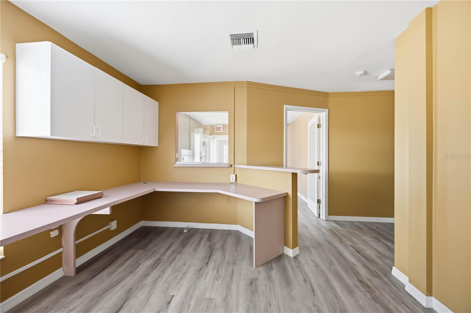 Image 16 of 52 For 2061 Englewood Road # 1-7