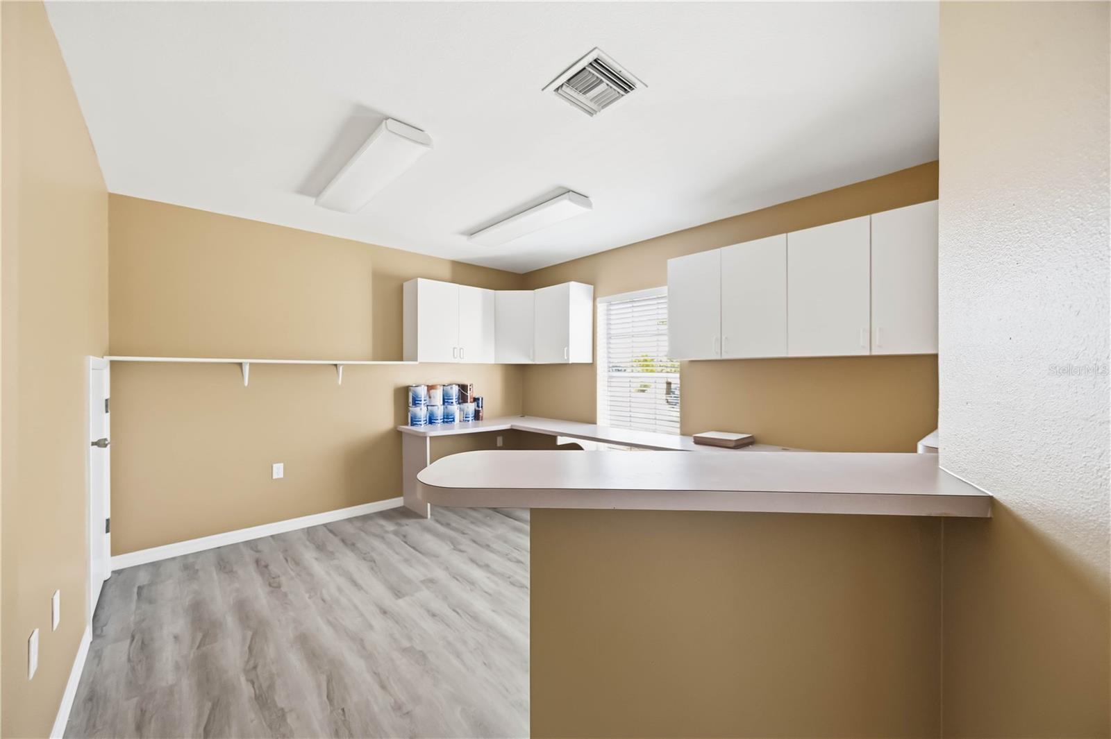 Image 17 of 52 For 2061 Englewood Road # 1-7