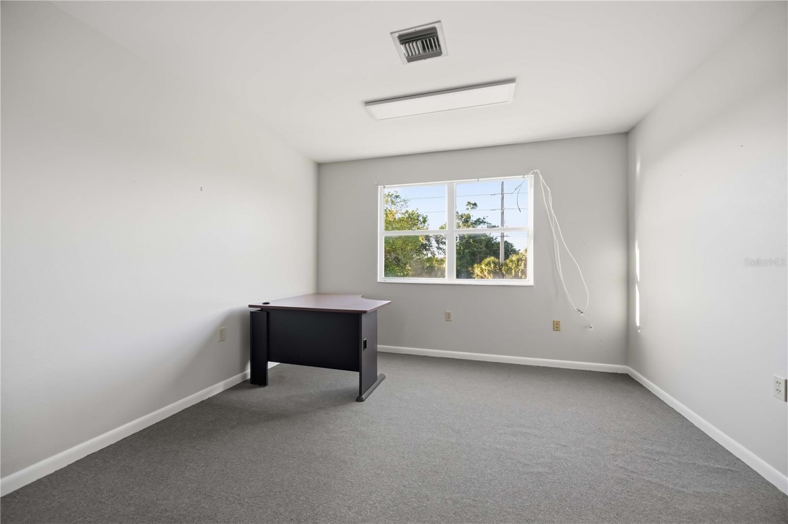 Image 31 of 52 For 2061 Englewood Road # 1-7
