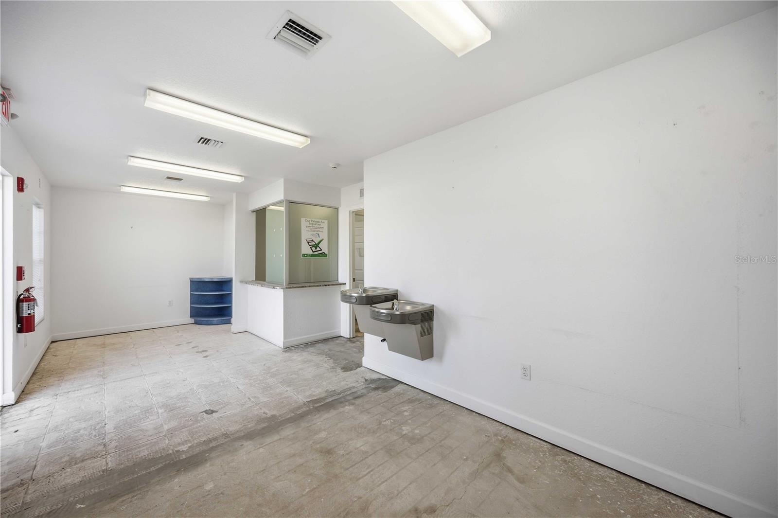 Image 36 of 52 For 2061 Englewood Road # 1-7
