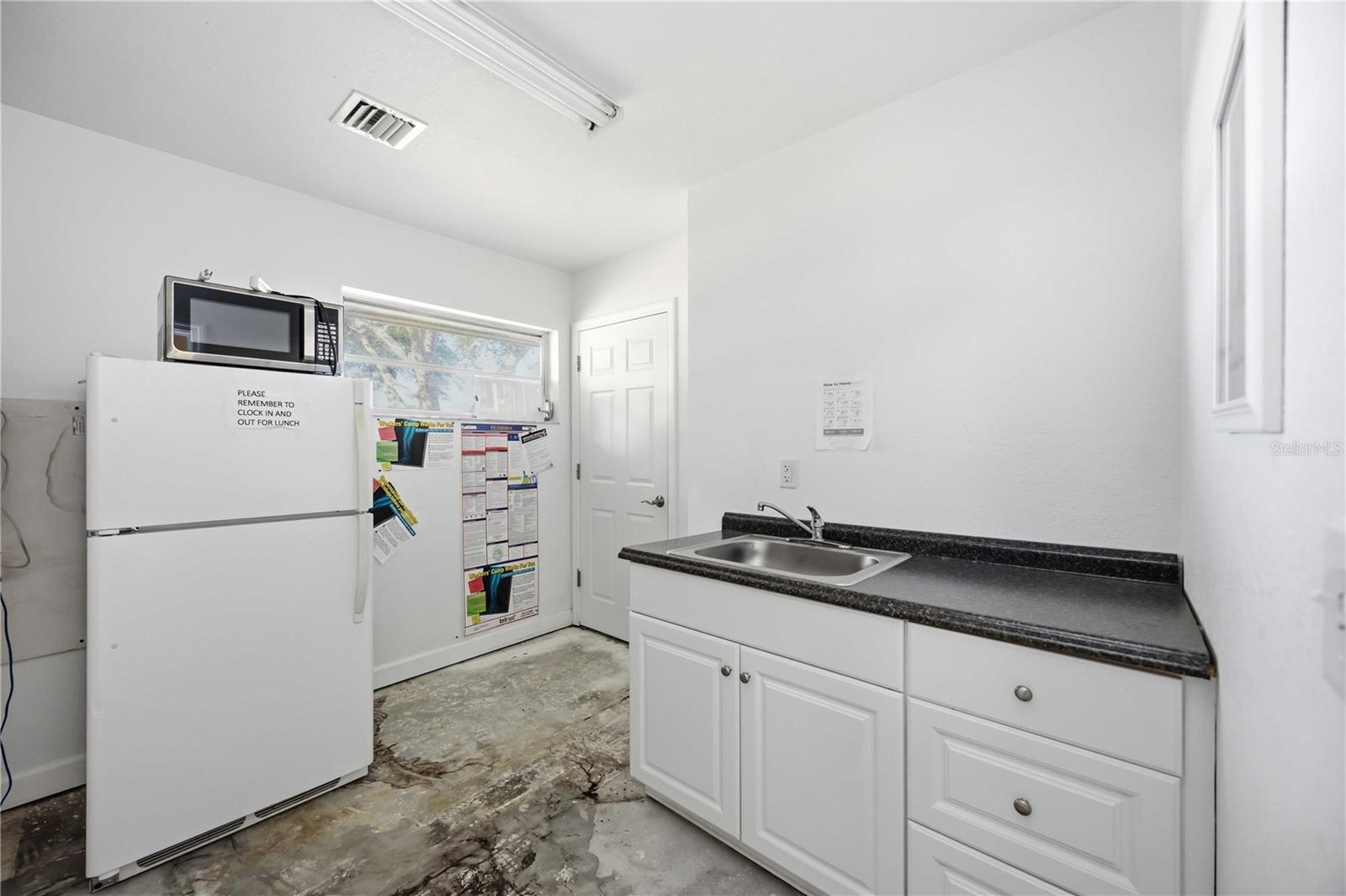 Image 43 of 52 For 2061 Englewood Road # 1-7