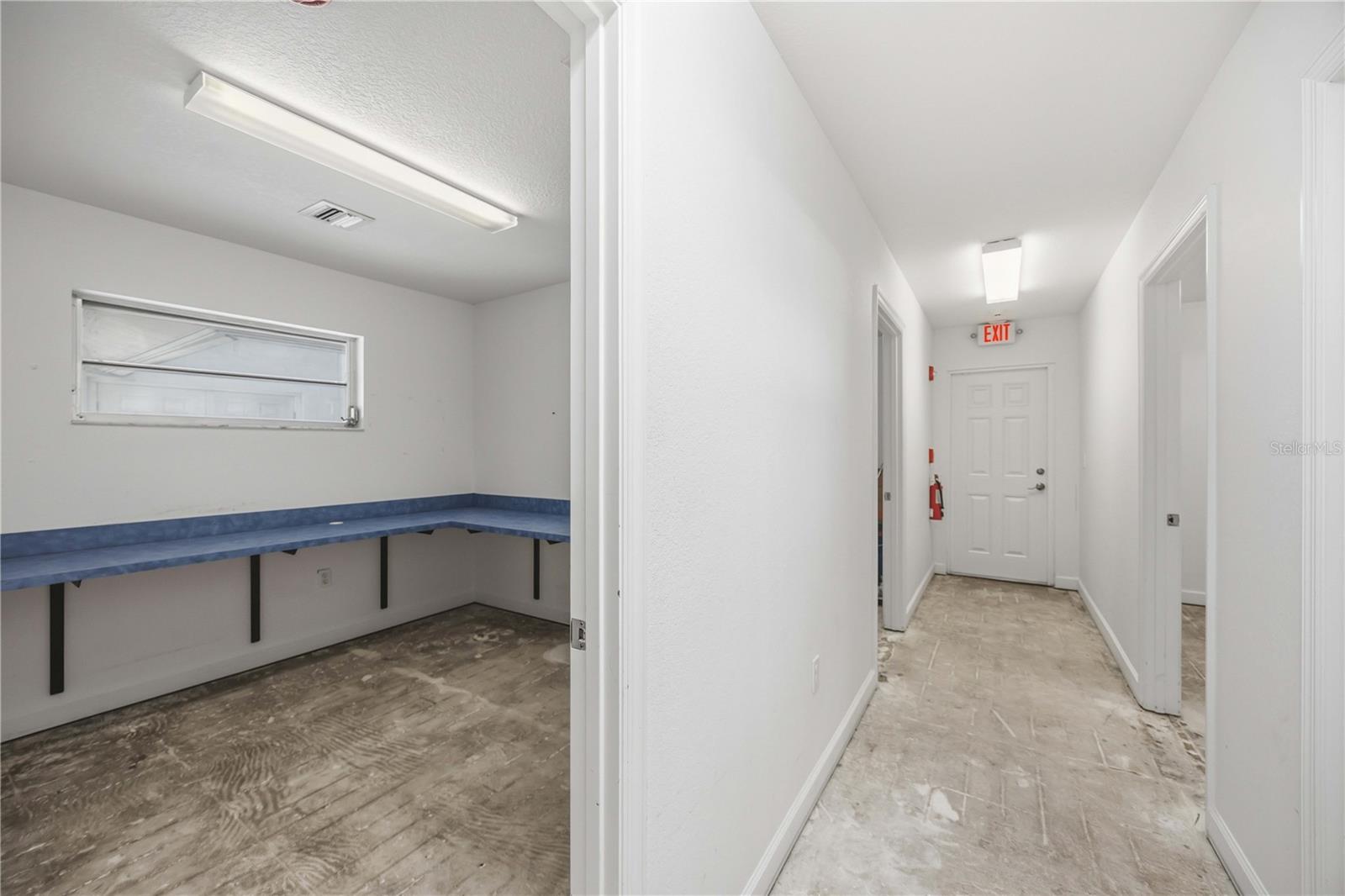 Image 44 of 52 For 2061 Englewood Road # 1-7