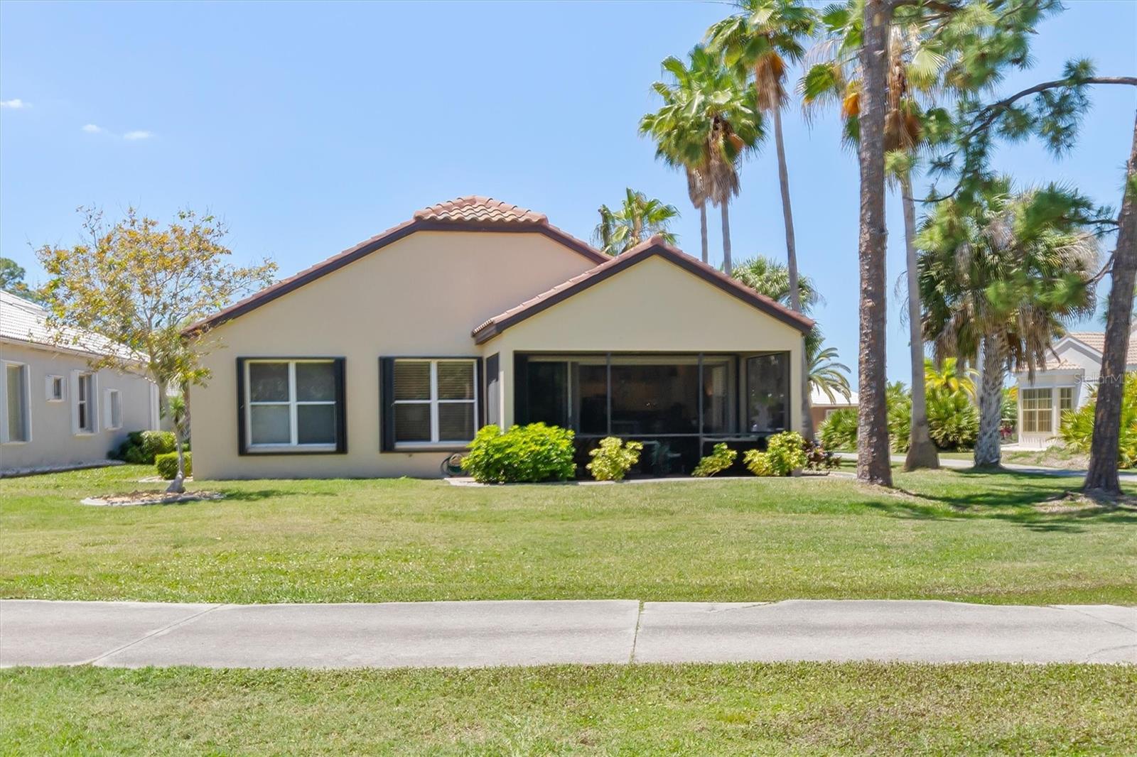 Image 23 of 40 For 26481 Feathersound Drive