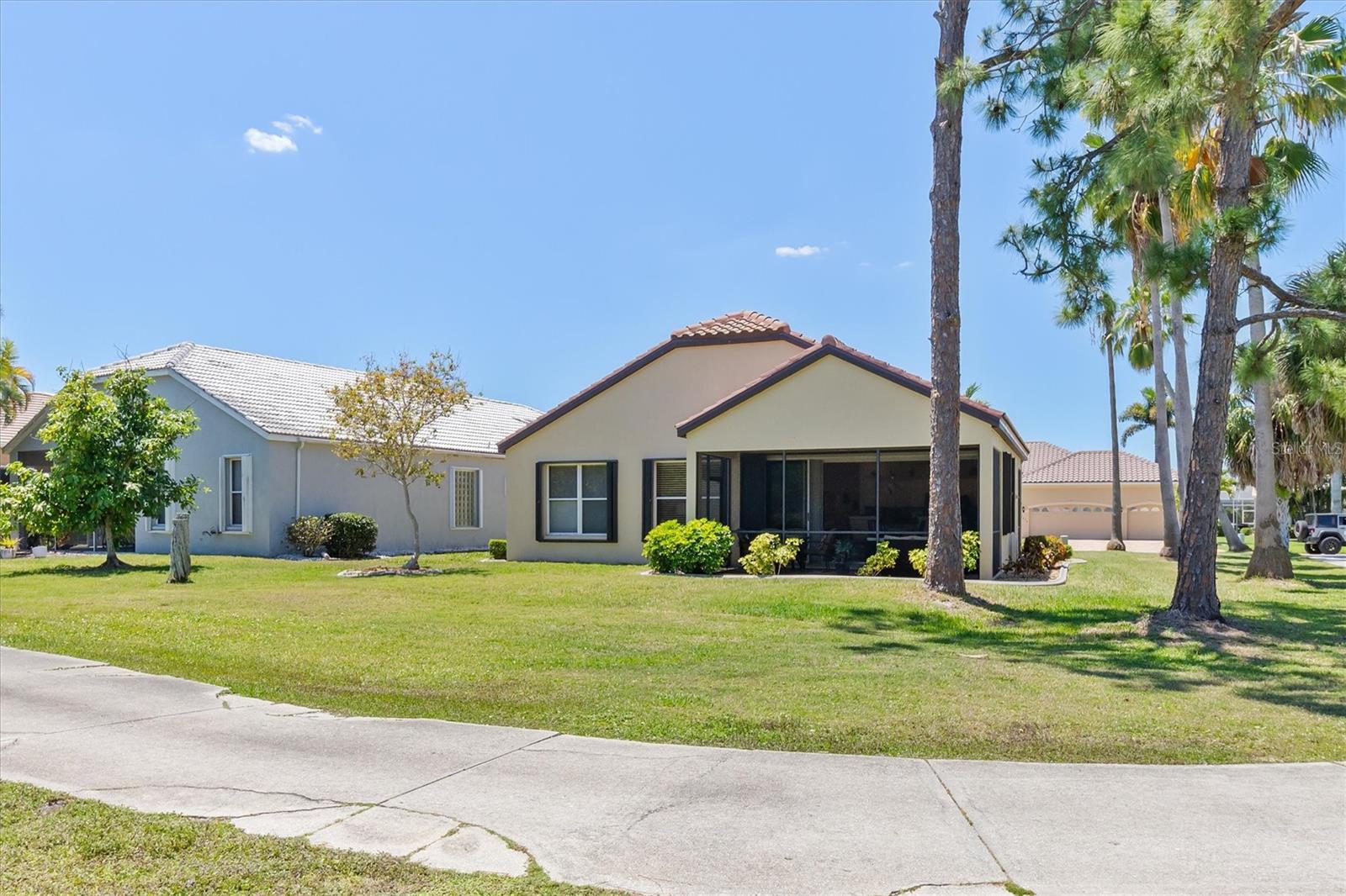 Image 24 of 40 For 26481 Feathersound Drive