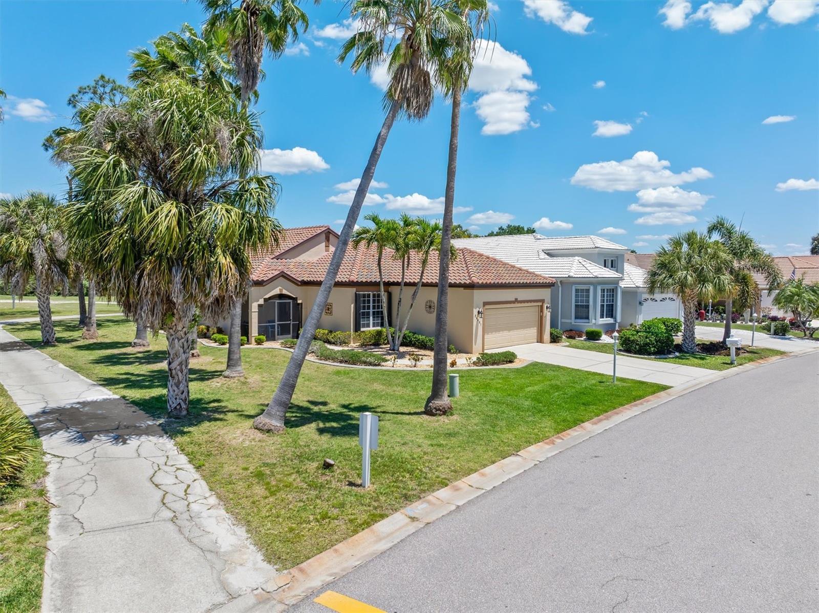 Image 25 of 40 For 26481 Feathersound Drive