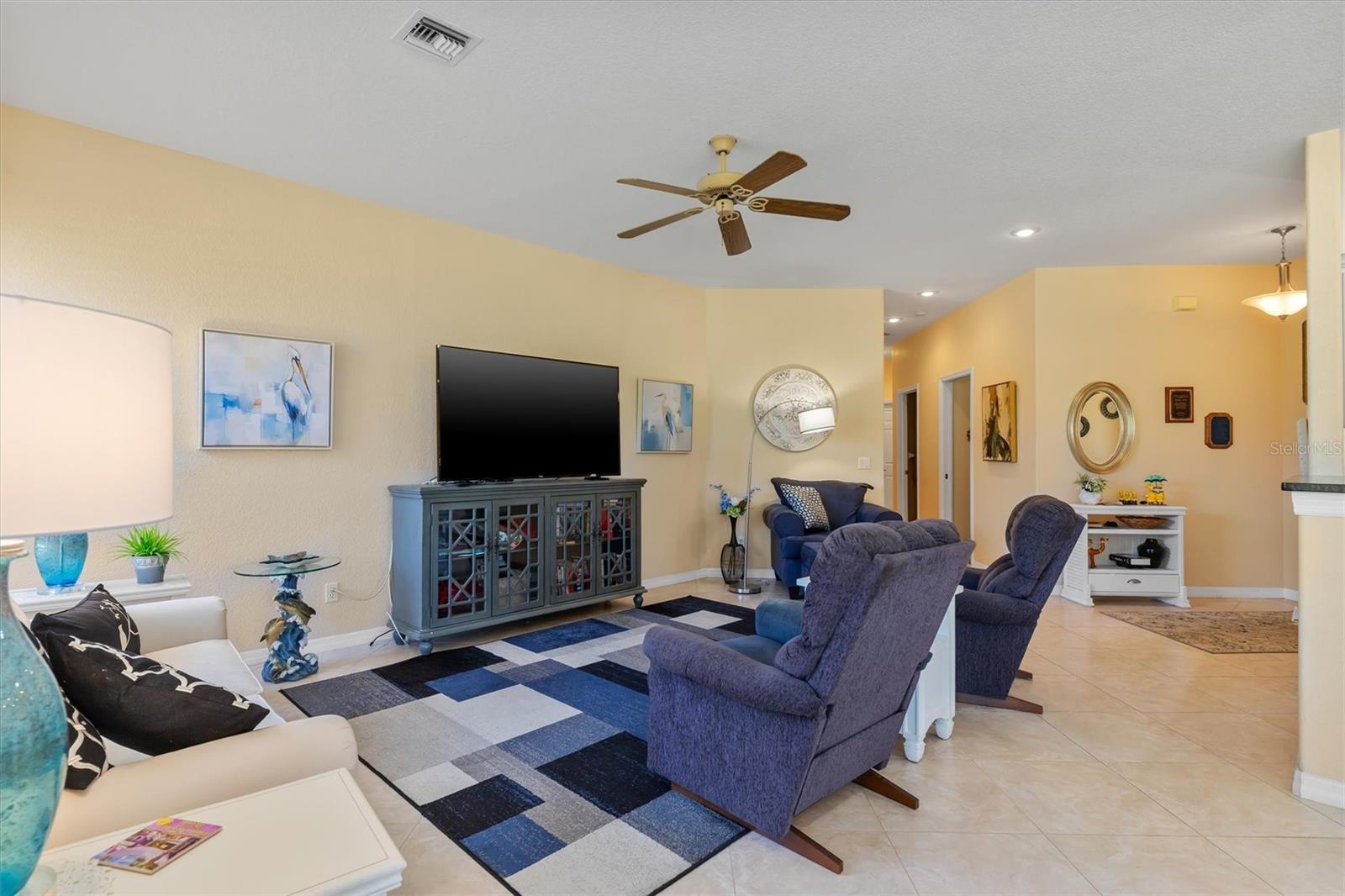 Image 4 of 40 For 26481 Feathersound Drive