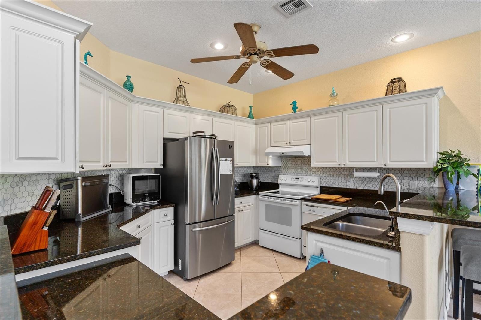Image 6 of 40 For 26481 Feathersound Drive