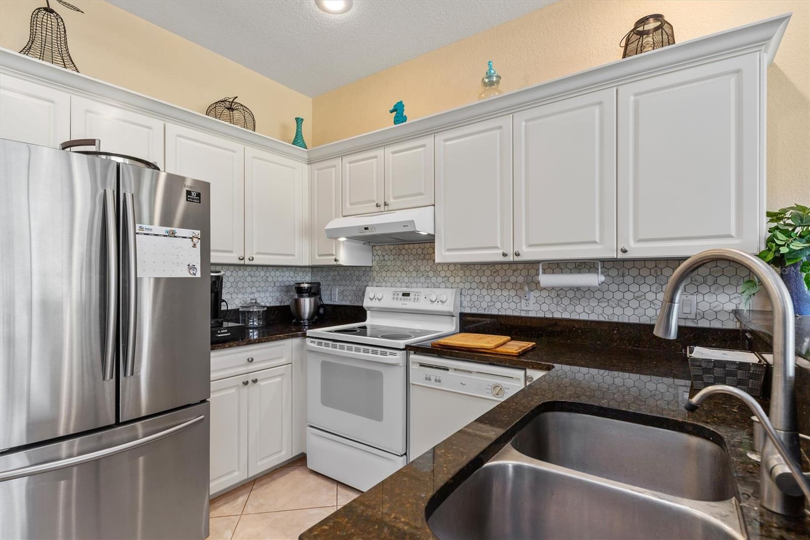 Image 8 of 40 For 26481 Feathersound Drive