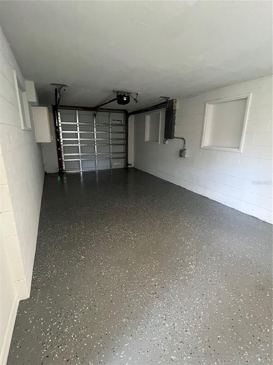 Image 9 of 11 For 275 Pineapple Street 1