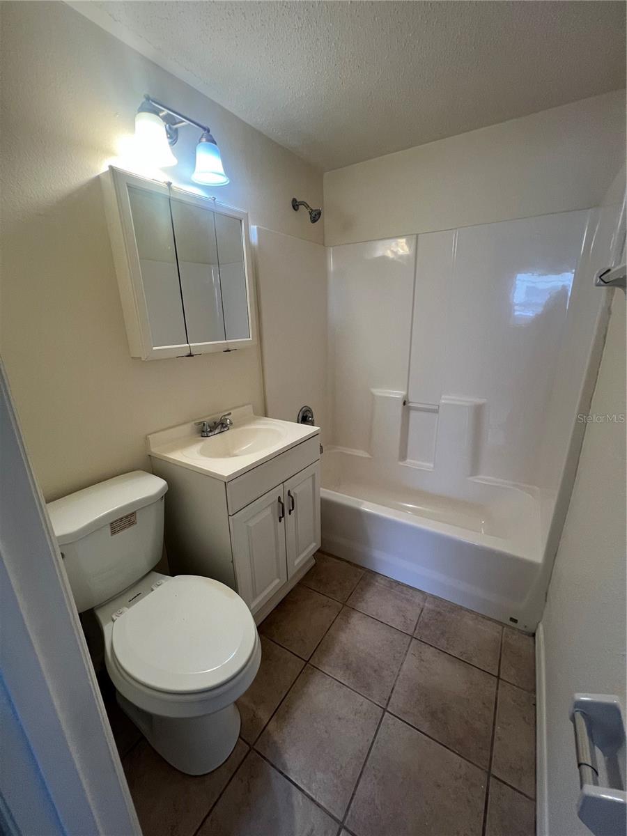 Image 7 of 9 For 275 Pineapple Street B