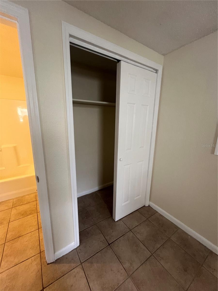 Image 8 of 9 For 275 Pineapple Street B