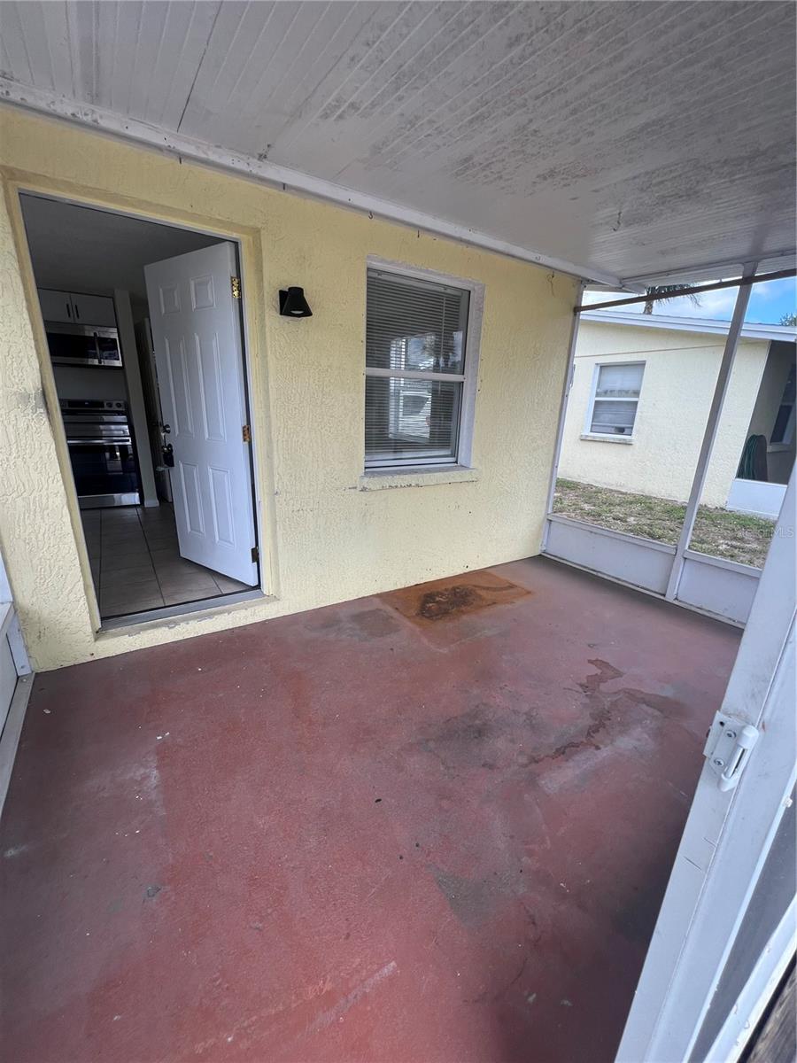 Image 9 of 9 For 275 Pineapple Street B