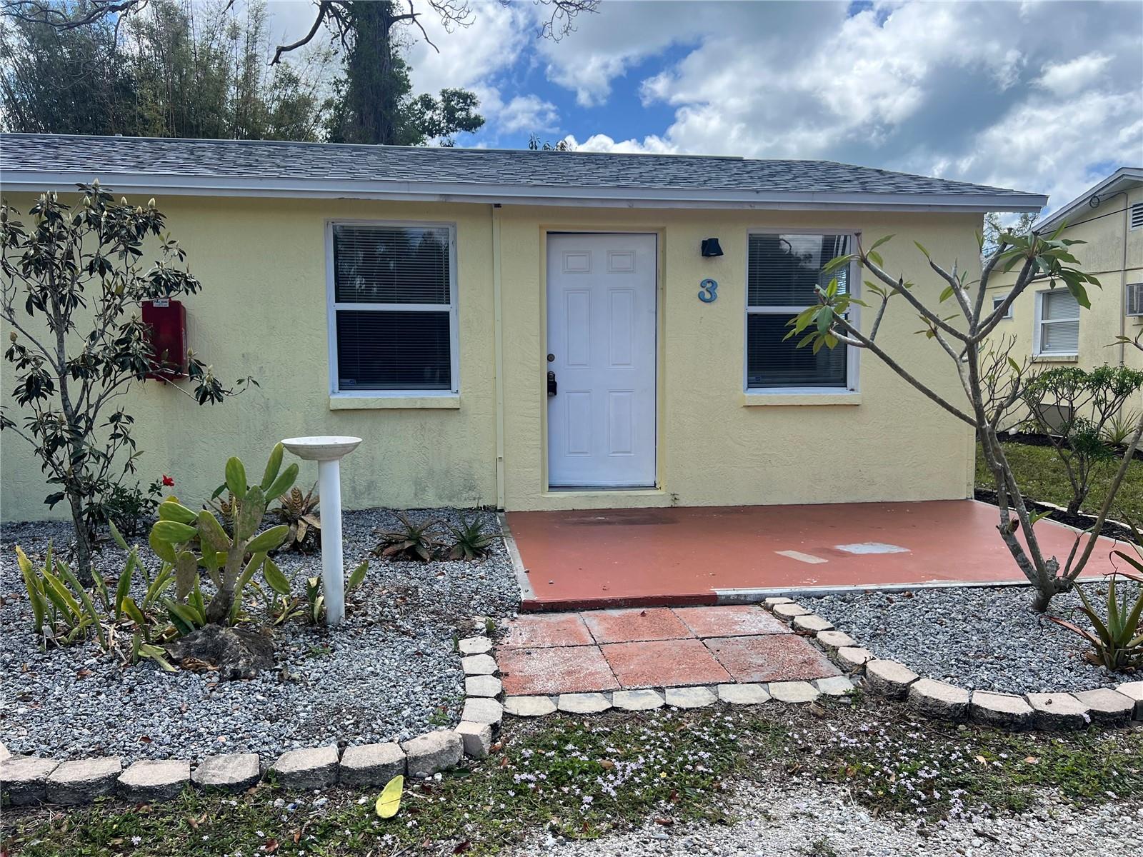 Image 2 of 7 For 255 Pineapple Street 3