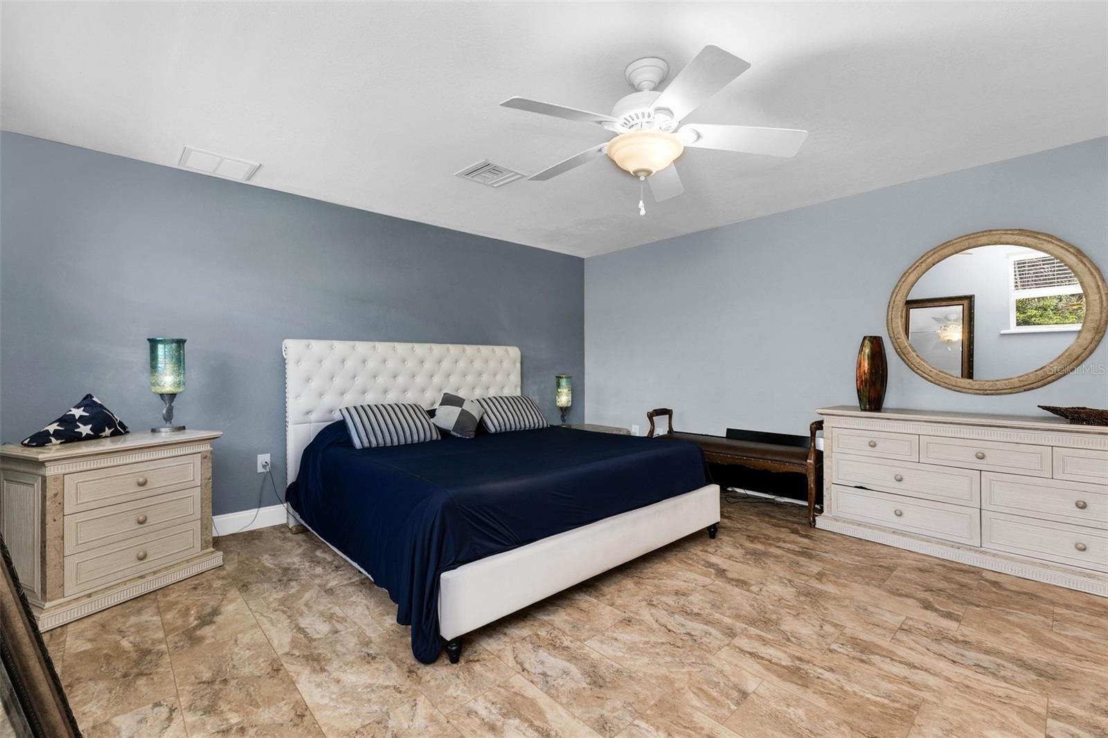 Image 11 of 27 For 119 Glenholm Avenue