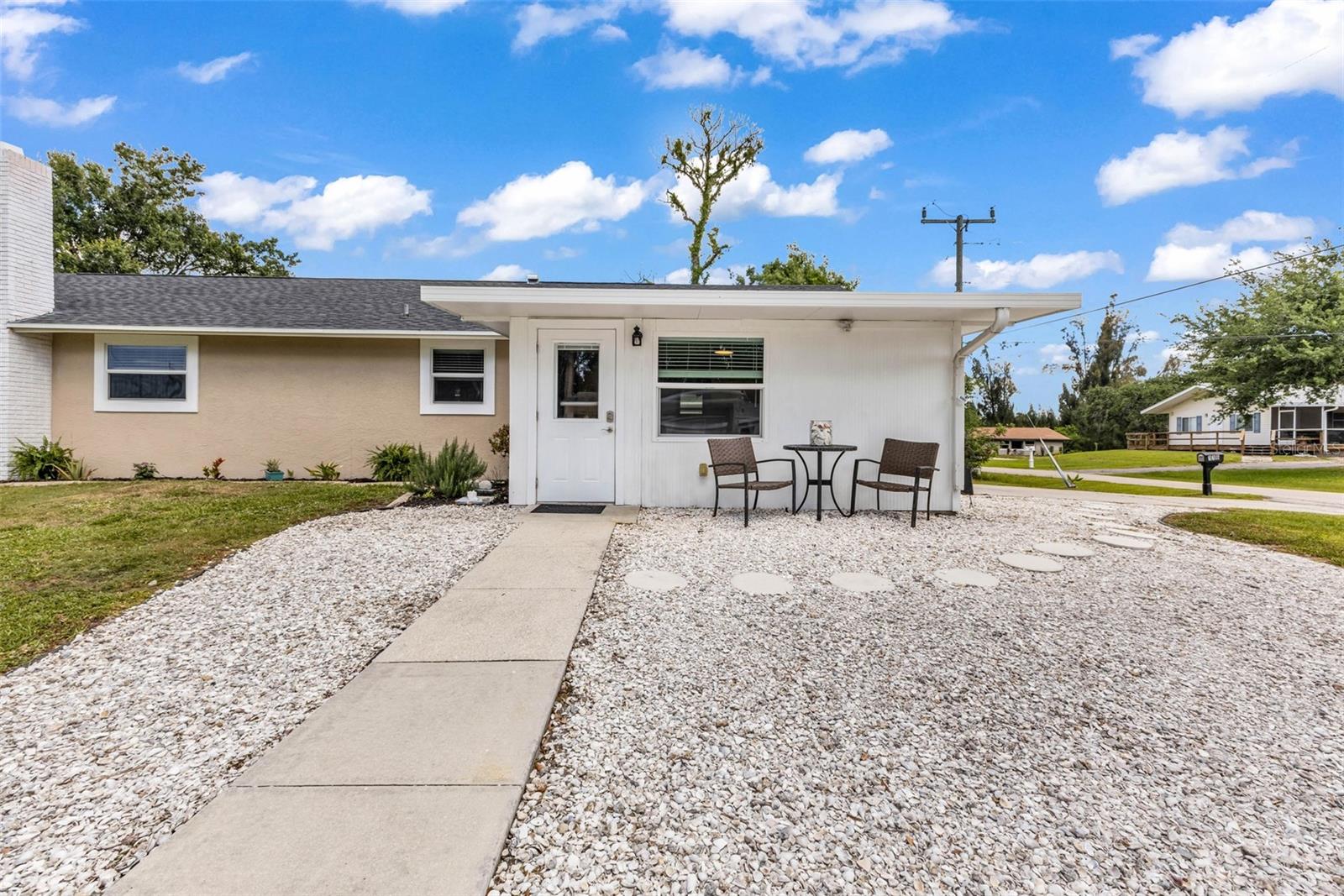 Image 17 of 27 For 119 Glenholm Avenue