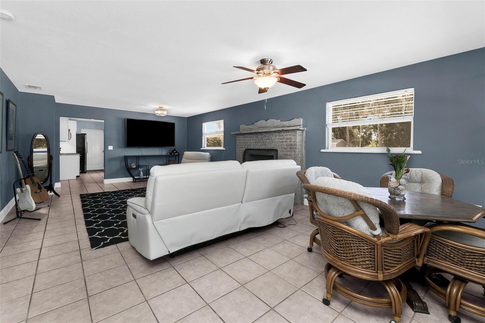 Image 5 of 27 For 119 Glenholm Avenue